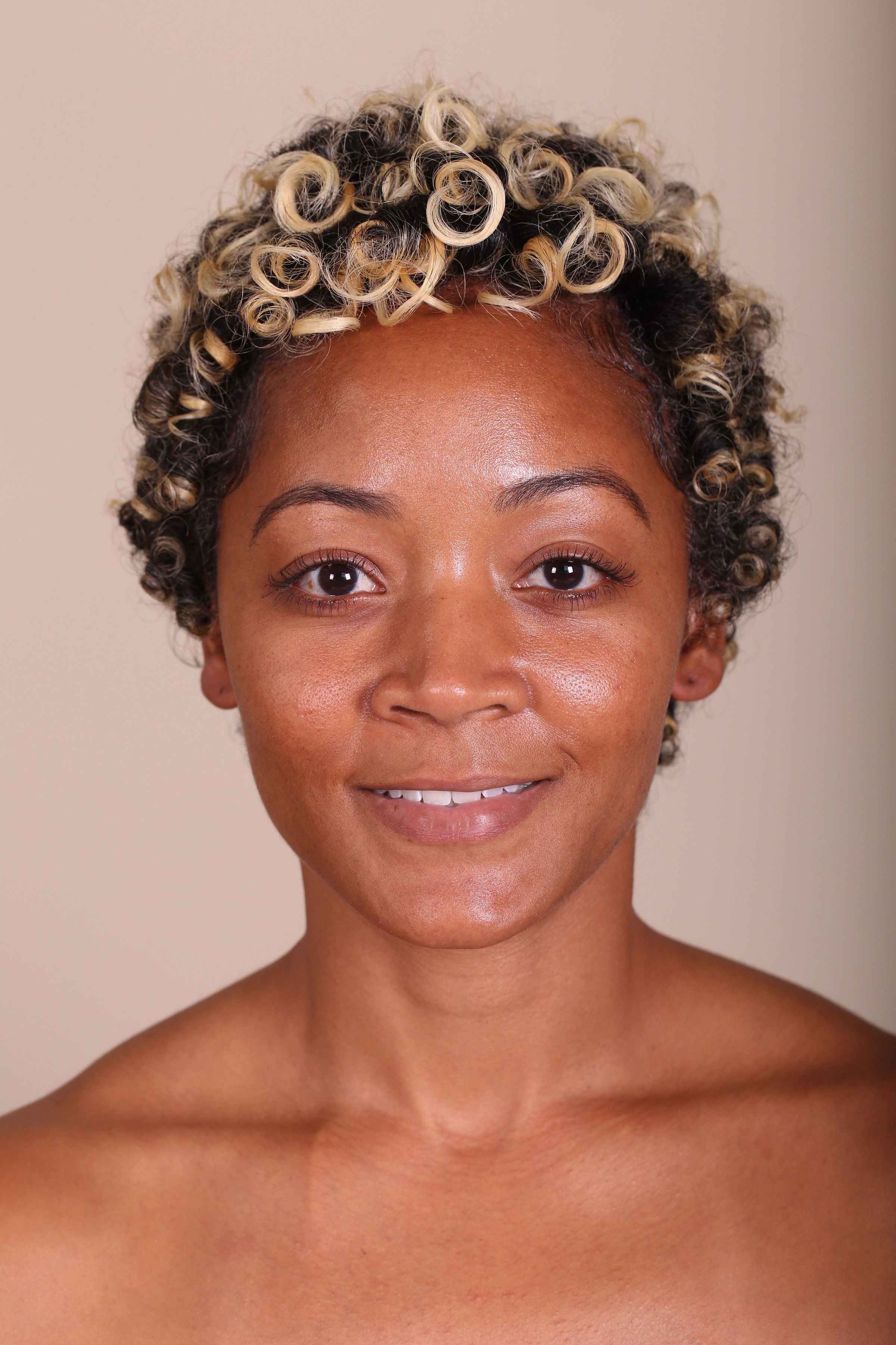 True Intentions Hydrating Foundation